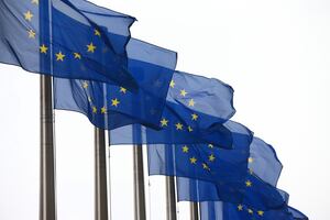 Unión Europea comienza a aplicar impuesto a las multinacionales
