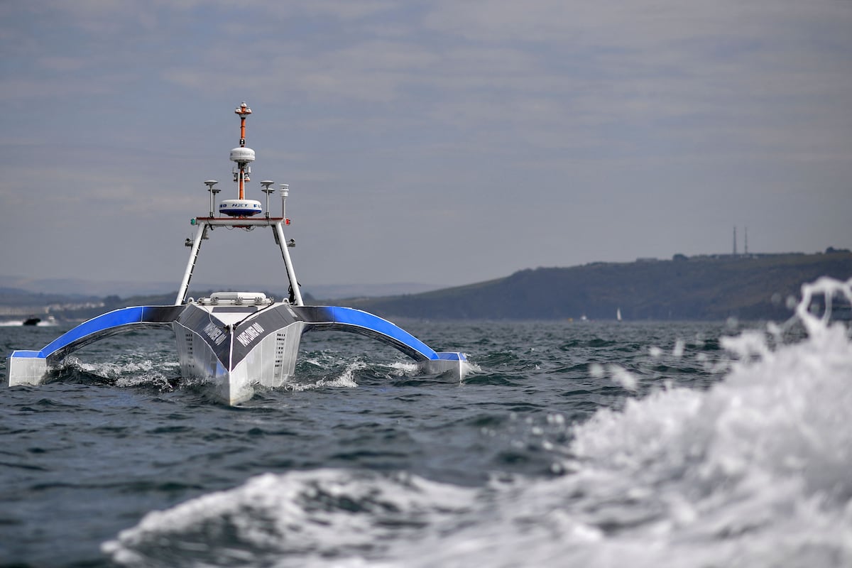 El primer barco inteligente se lanza a cruzar el Atlántico