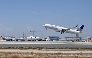 En el corto o en el largo plazo, los precios de los billetes de avión van a subir