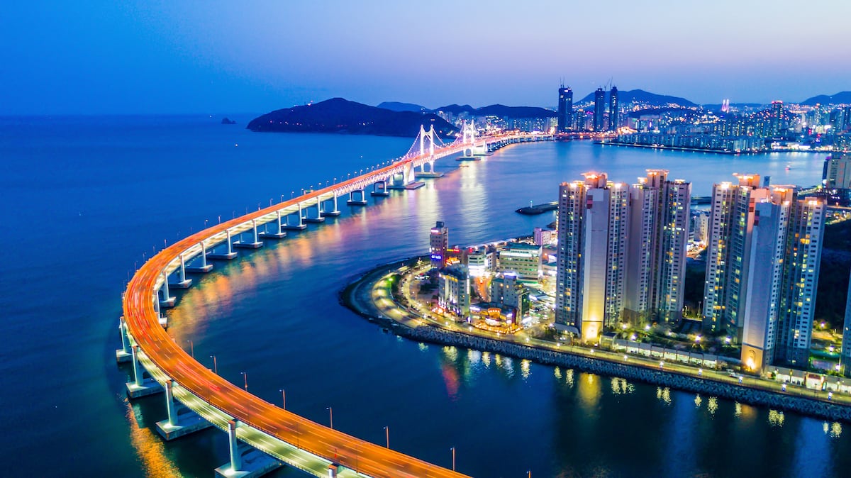 Busan, la ciudad que vibra con el comercio mundial