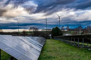 Bajo gasto en energías limpias arriesgaría objetivos climáticos