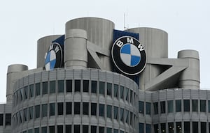 BMW acelera el desarrollo de coches eléctricos y espera un repunte en 2021