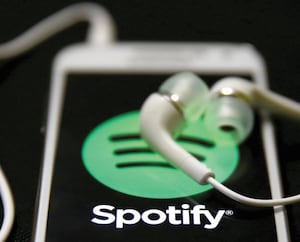 Negocio publicitario de Spotify crece impulsado por los pódcast