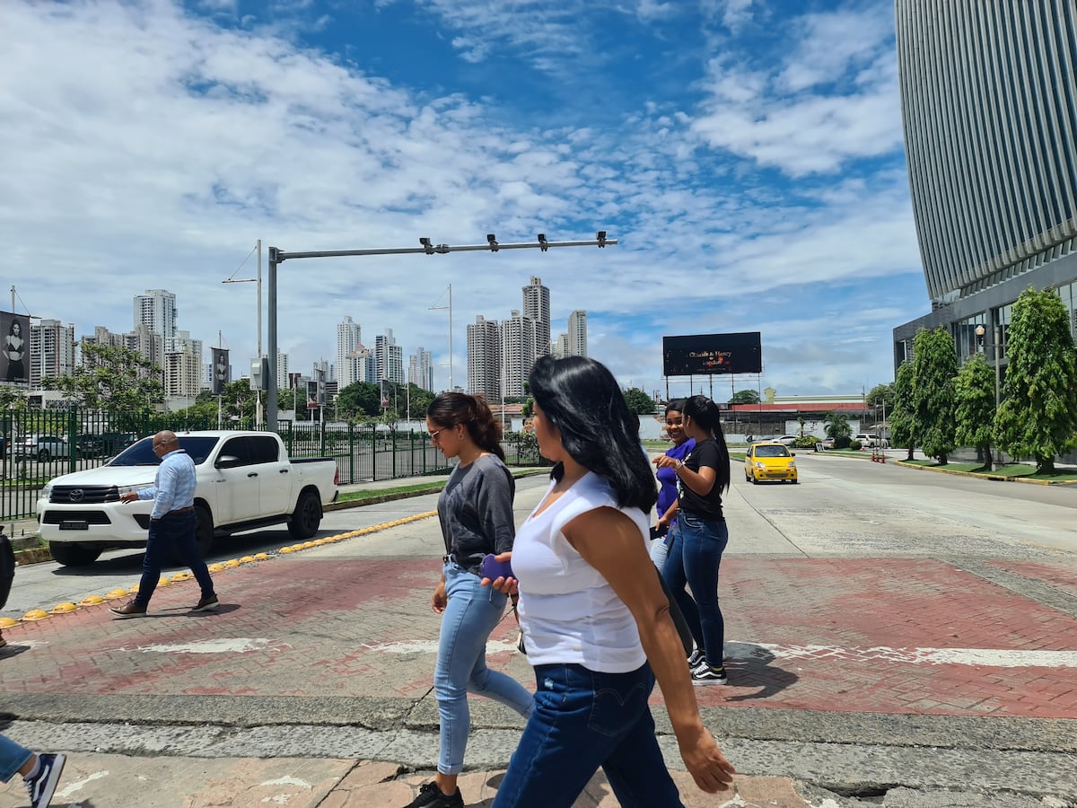 En Panamá hay 155 mil 625 desempleados y 765 mil en la economía informal